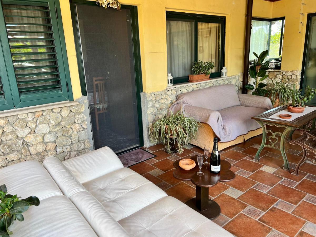 ***** La Casa Di Gio